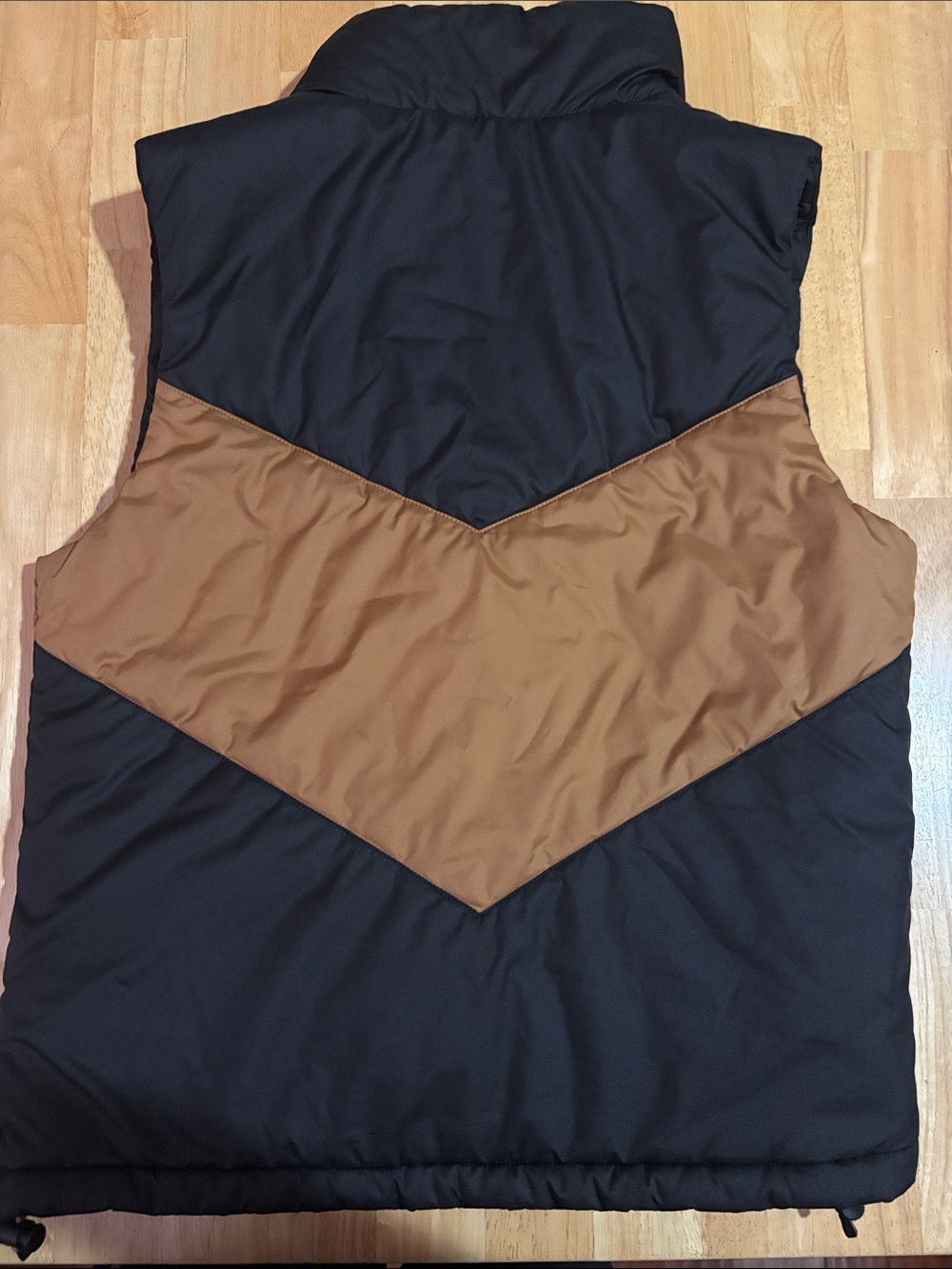 The North Face Women's Black & Brown Chevron Puffer Vest - Picture 5 of 5